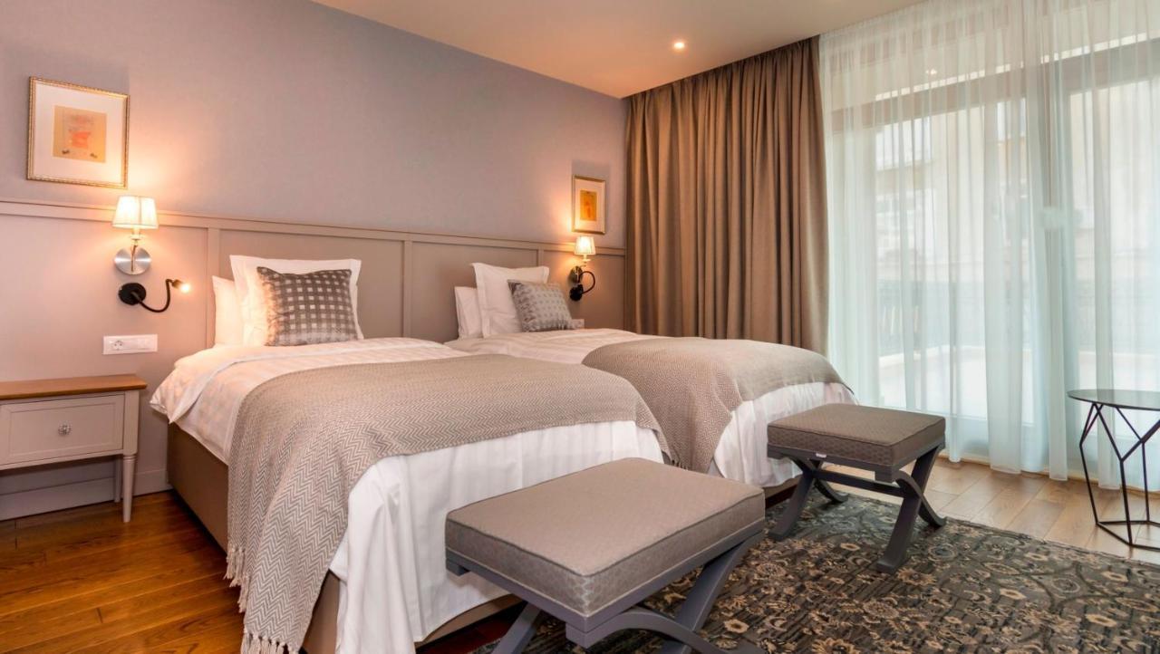 בורגאס Hotel Residence Promenade מראה חיצוני תמונה A bedroom at the hotel