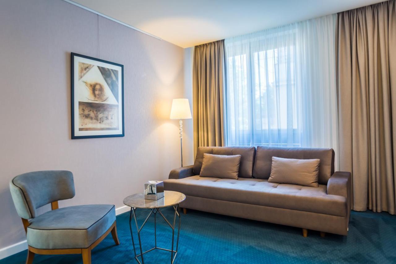 בורגאס Hotel Residence Promenade מראה חיצוני תמונה A room at the hotel