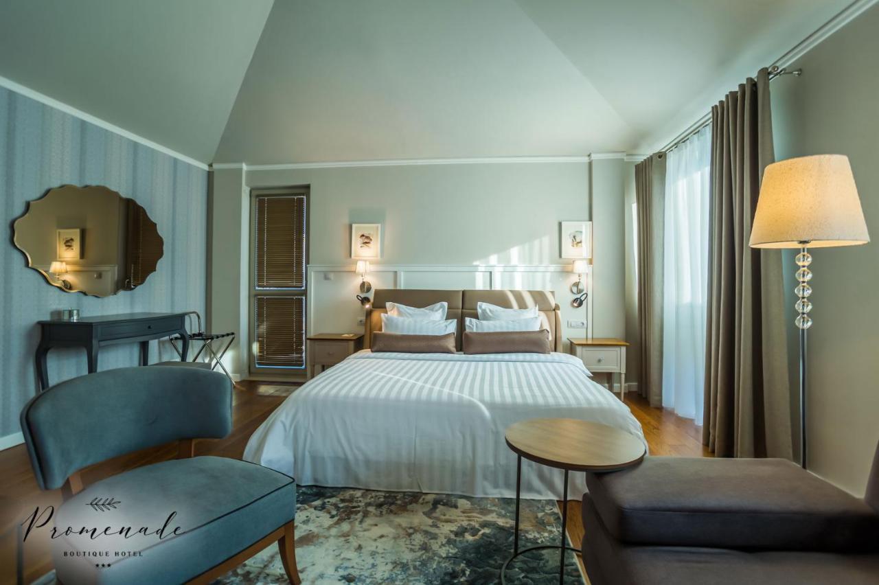 בורגאס Hotel Residence Promenade מראה חיצוני תמונה Deluxe Room