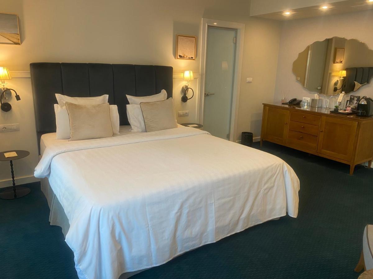 בורגאס Hotel Residence Promenade מראה חיצוני תמונה A bedroom at the hotel