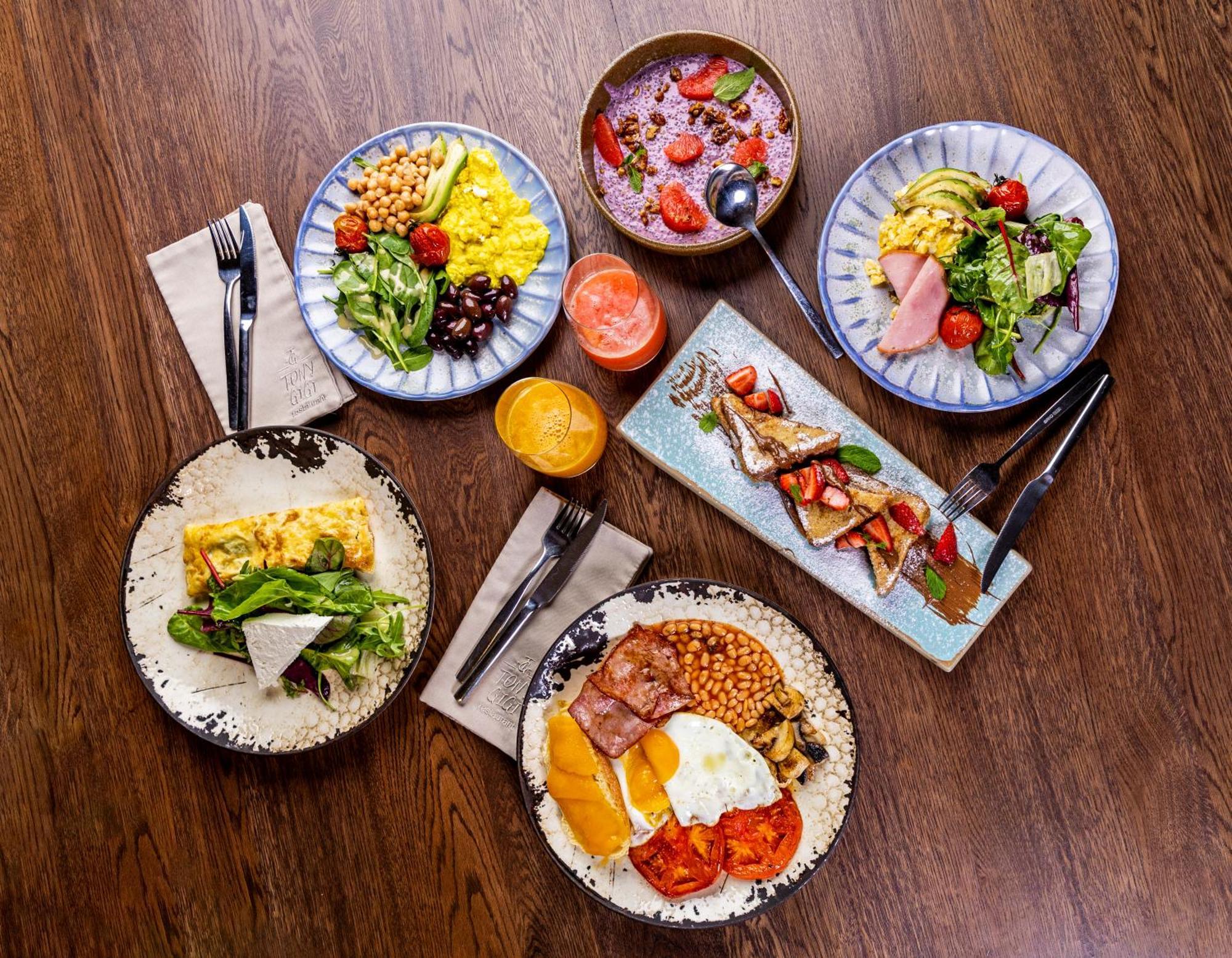 בורגאס Hotel Residence Promenade מראה חיצוני תמונה A selection of dishes from the restaurant